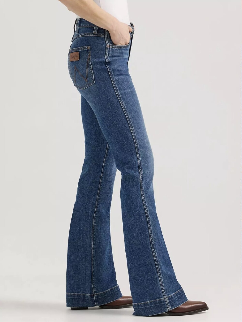 WRANGLER Retro High Rise Bailey Trouser jeans Style 112359387 sz 25x32L NWT